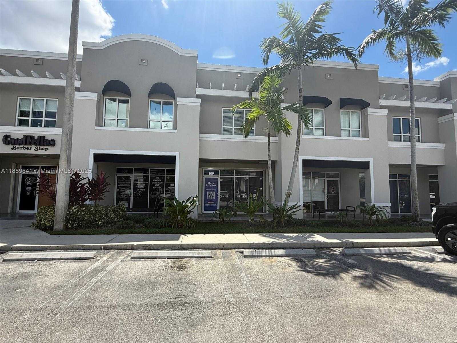 Small Image of 17670 NORTH WEST 78TH AVE #109, Hialeah Number 3