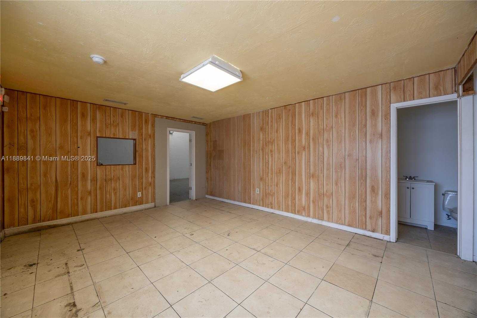Small Image of 683 WEST 26TH ST, Hialeah Number 14
