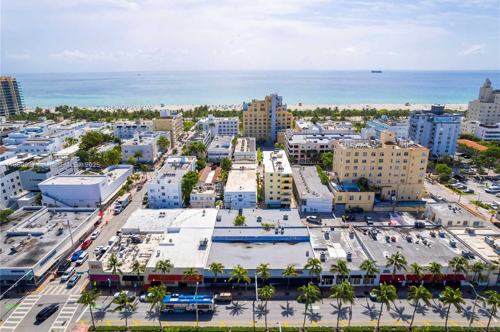 Small Image of 1345 WASHINGTON AVE, Miami Beach Number 2