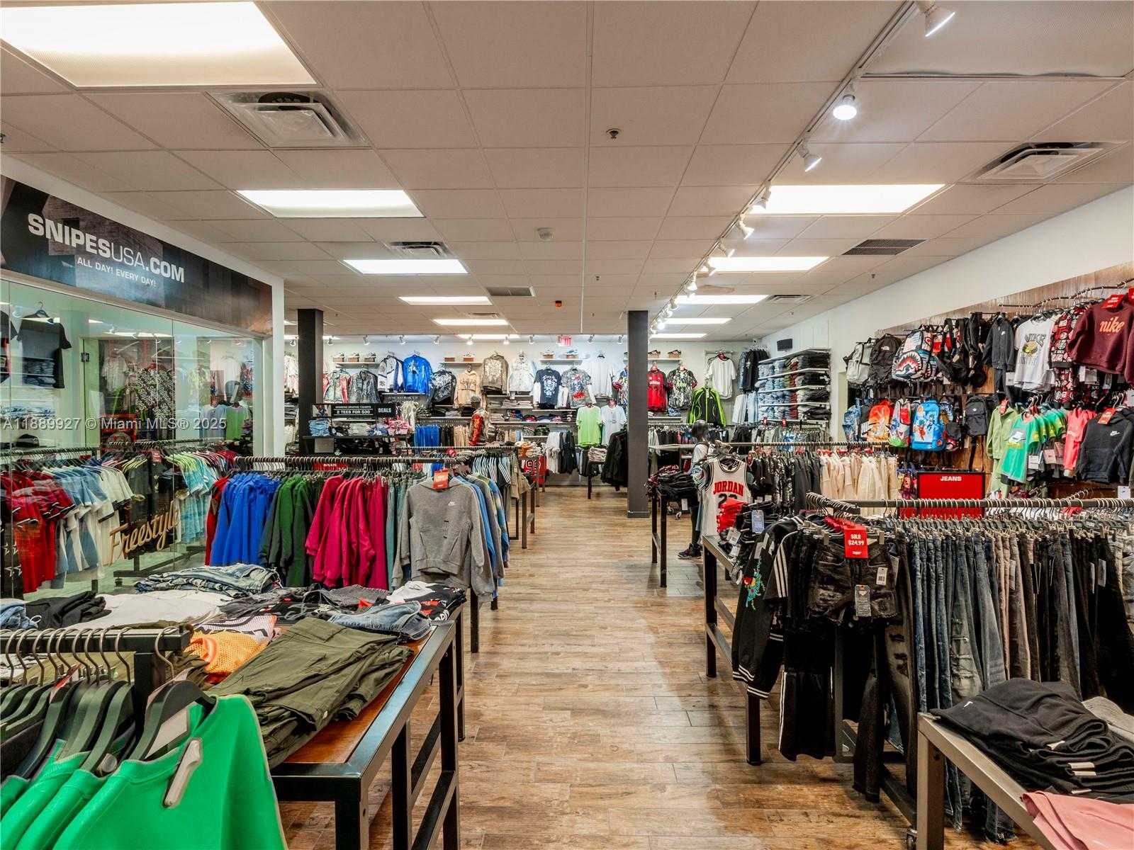 Small Image of 1345 WASHINGTON AVE, Miami Beach Number 4