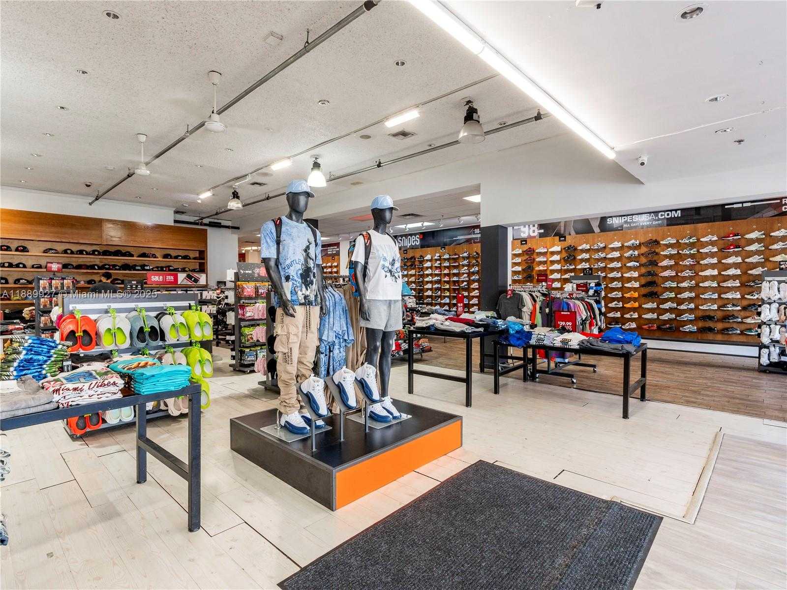 Small Image of 1345 WASHINGTON AVE, Miami Beach Number 5
