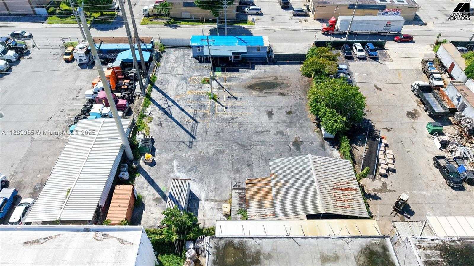 Small Image of 9855 NORTH WEST 80TH AVE, Hialeah Gardens Number 12