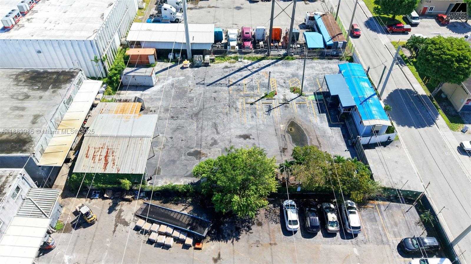 Small Image of 9855 NORTH WEST 80TH AVE, Hialeah Gardens Number 13