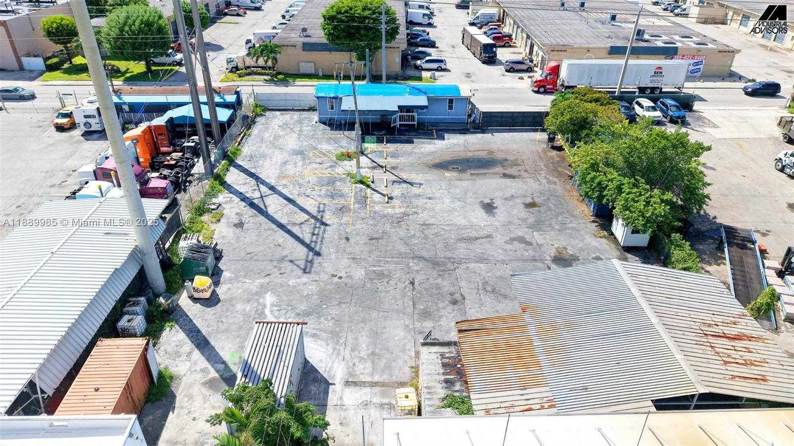 Small Image of 9855 NORTH WEST 80TH AVE, Hialeah Gardens Number 15