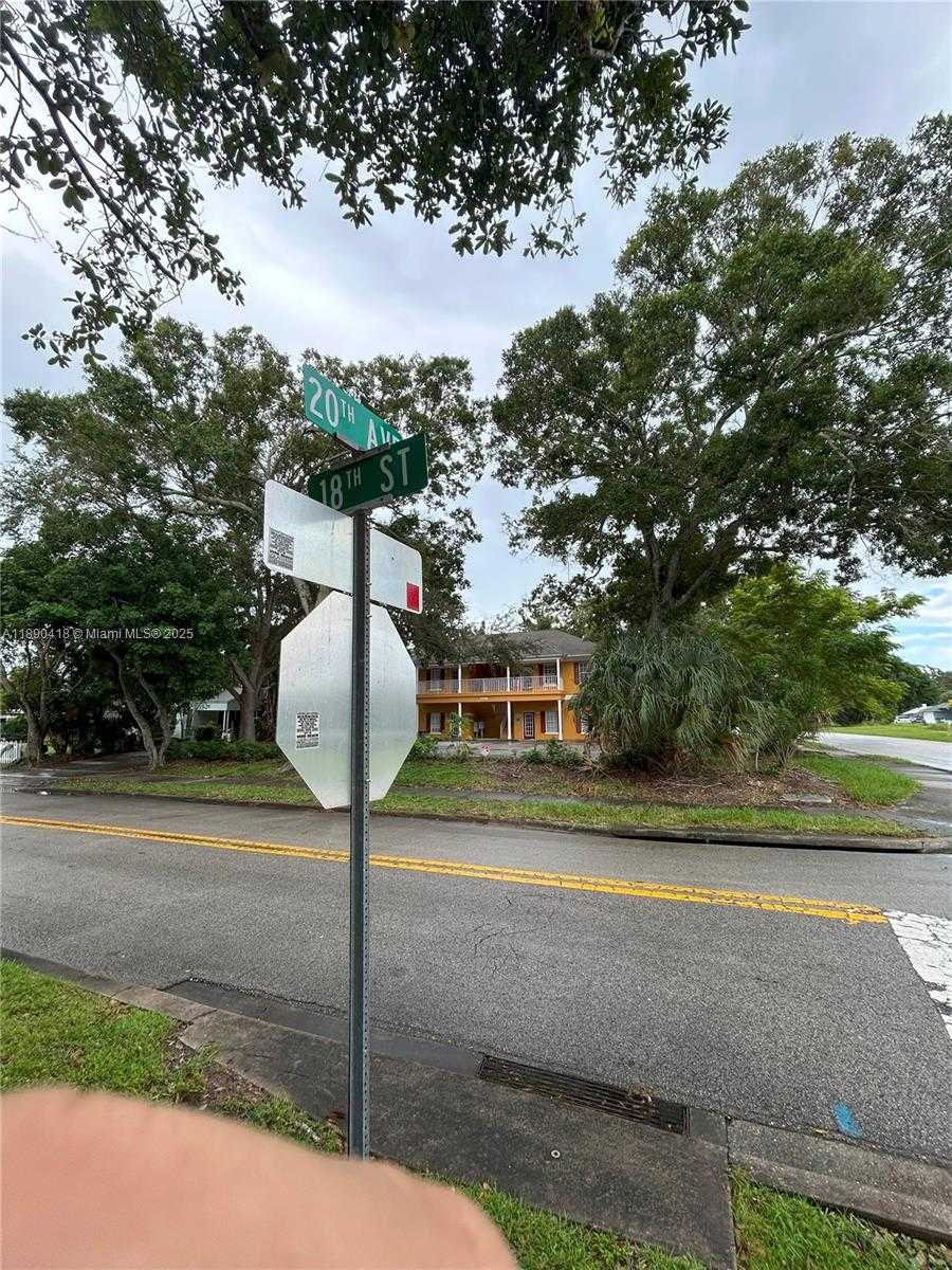 Small Image of 1766 20TH AVE #3, Vero Beach Number 15