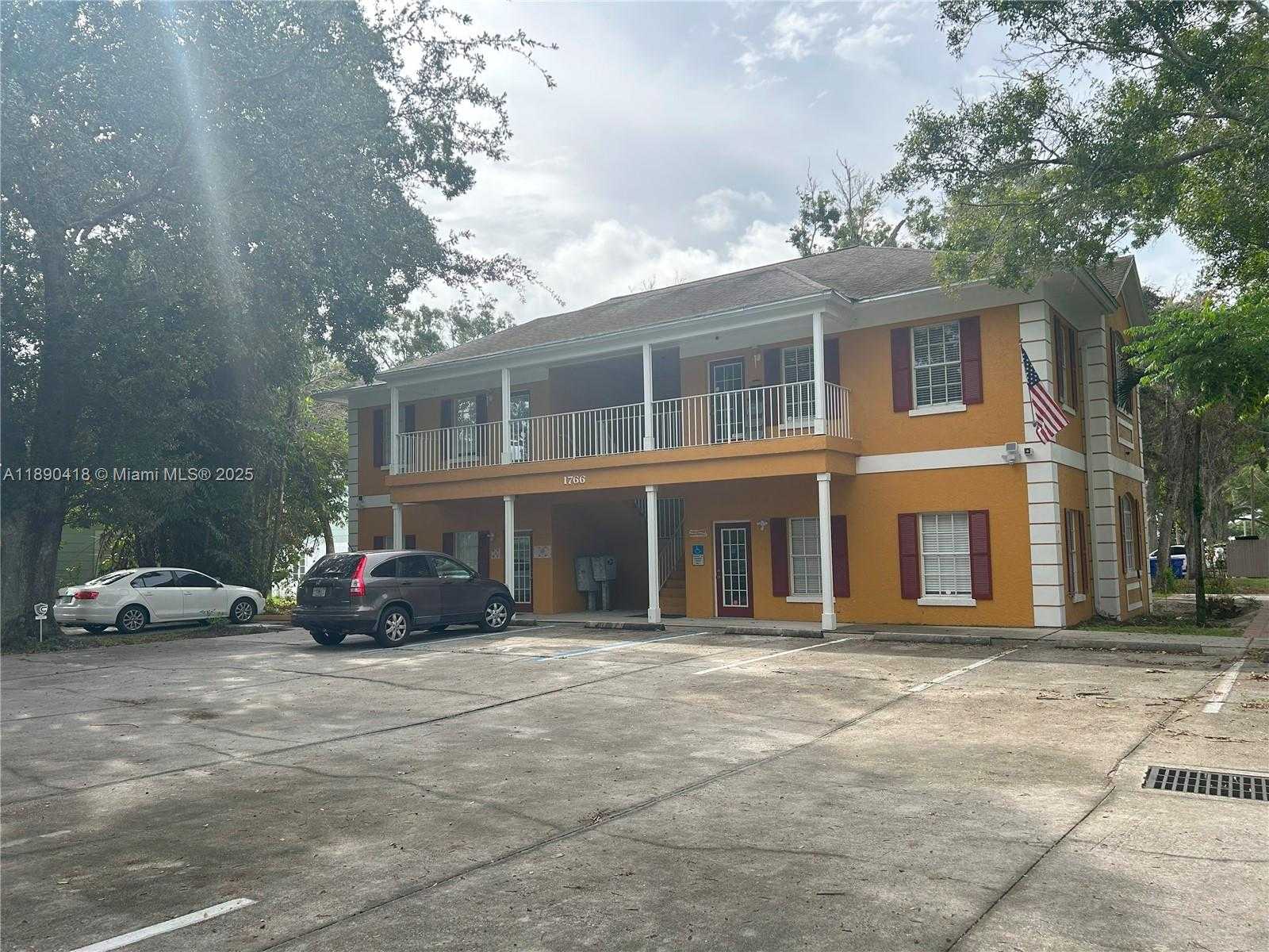 Small Image of 1766 20TH AVE #3, Vero Beach Number 2