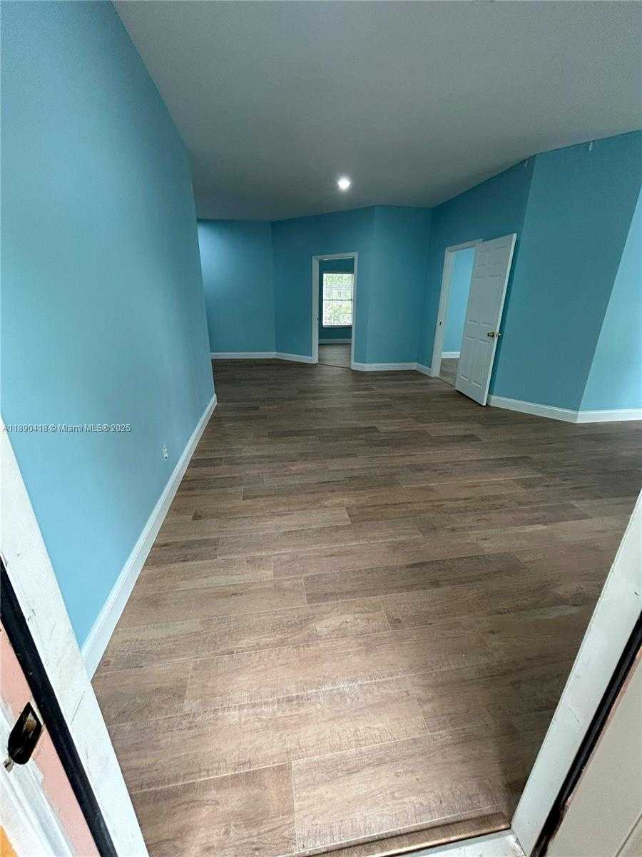 Small Image of 1766 20TH AVE #3, Vero Beach Number 5