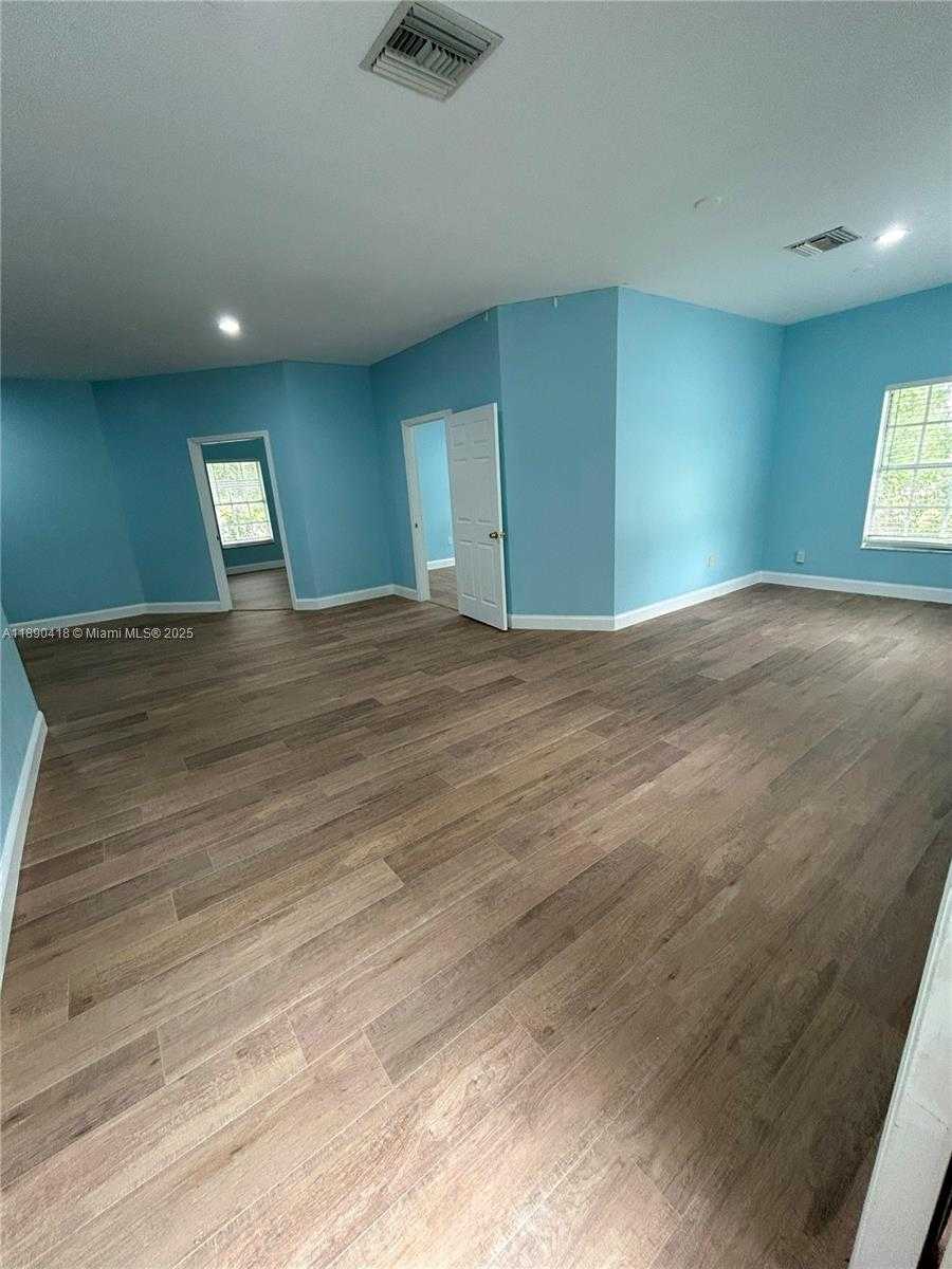 Small Image of 1766 20TH AVE #3, Vero Beach Number 8