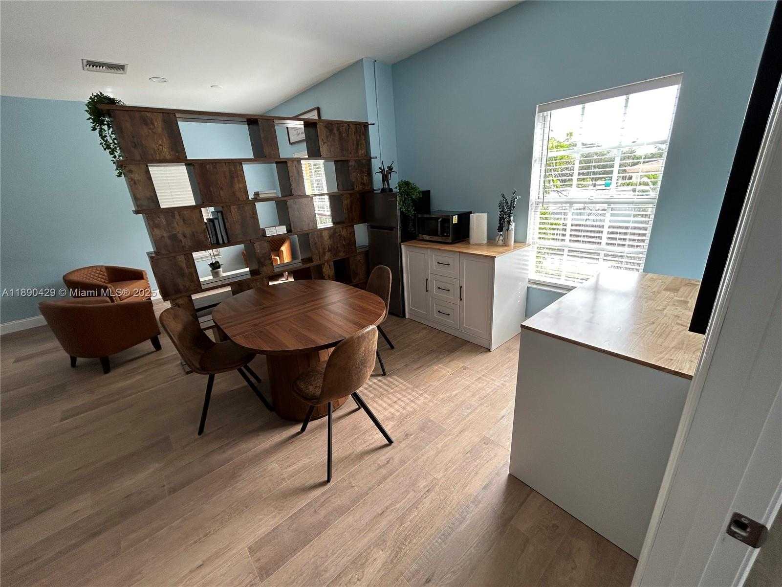 Small Image of 1766 20TH AVE #4, Vero Beach Number 5