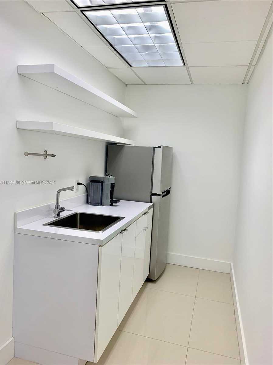 Small Image of 2100 PONCE DE LEON BLVD #1090, Coral Gables Number 9