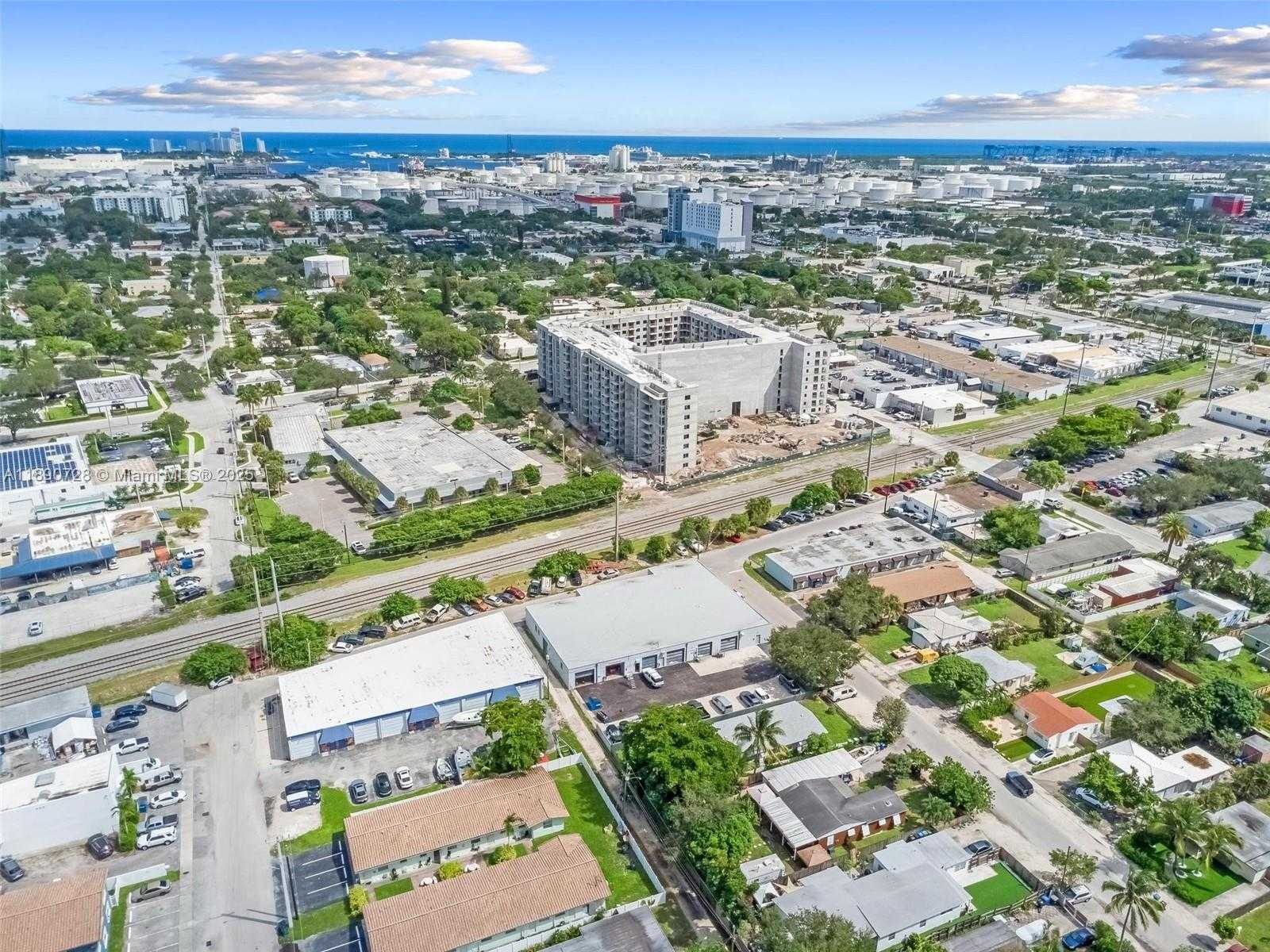 Small Image of 201 SOUTH WEST 21ST ST, Fort Lauderdale Number 16