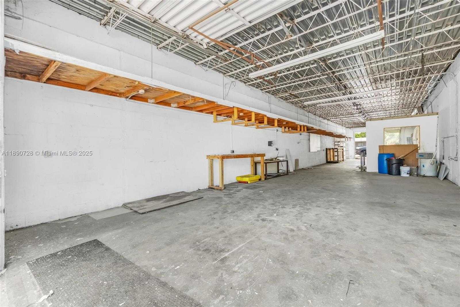 Small Image of 201 SOUTH WEST 21ST ST, Fort Lauderdale Number 23