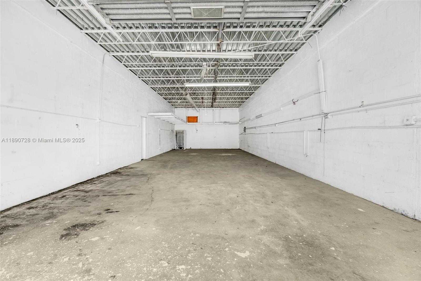 Small Image of 201 SOUTH WEST 21ST ST, Fort Lauderdale Number 29