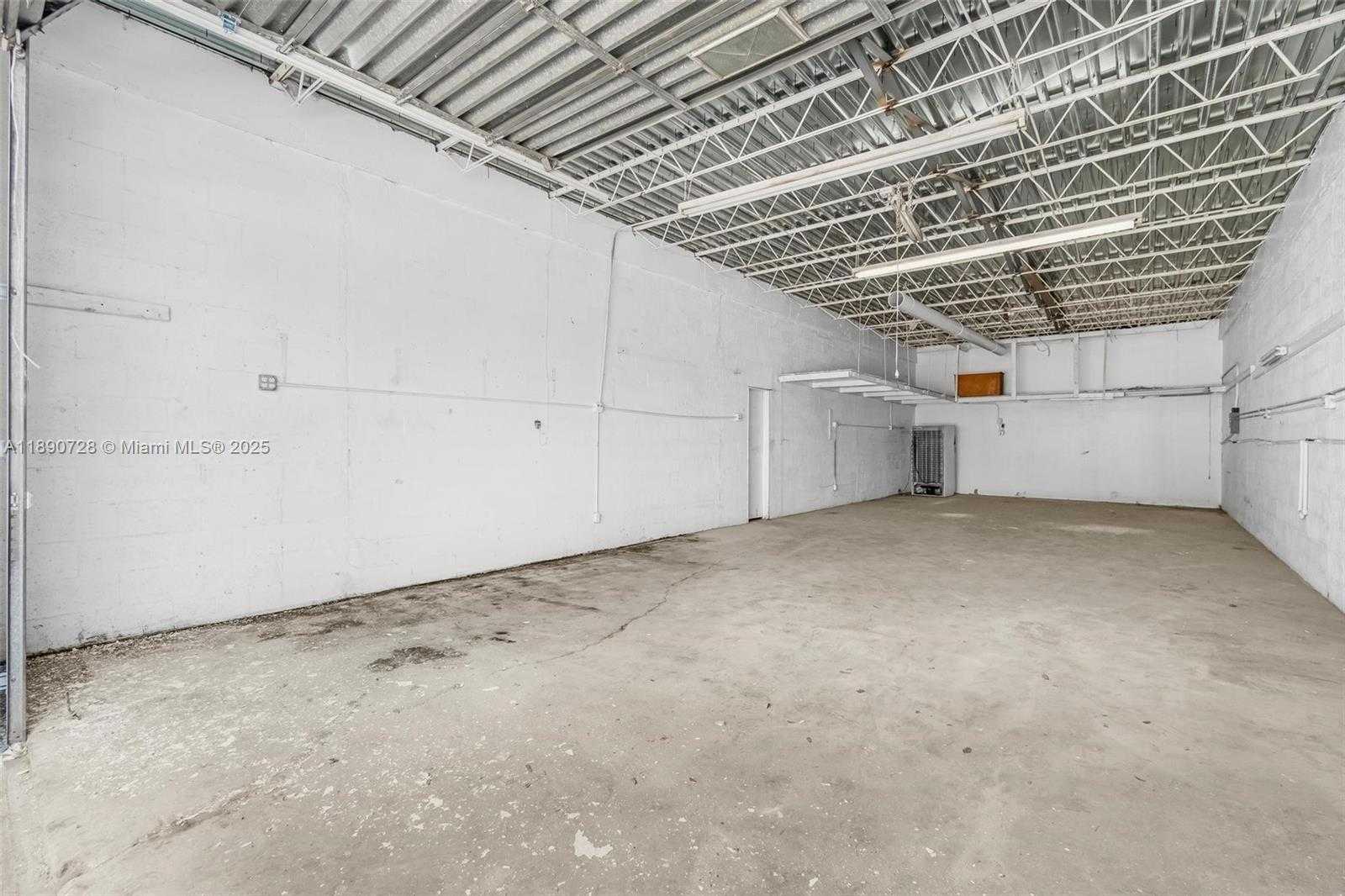 Small Image of 201 SOUTH WEST 21ST ST, Fort Lauderdale Number 30