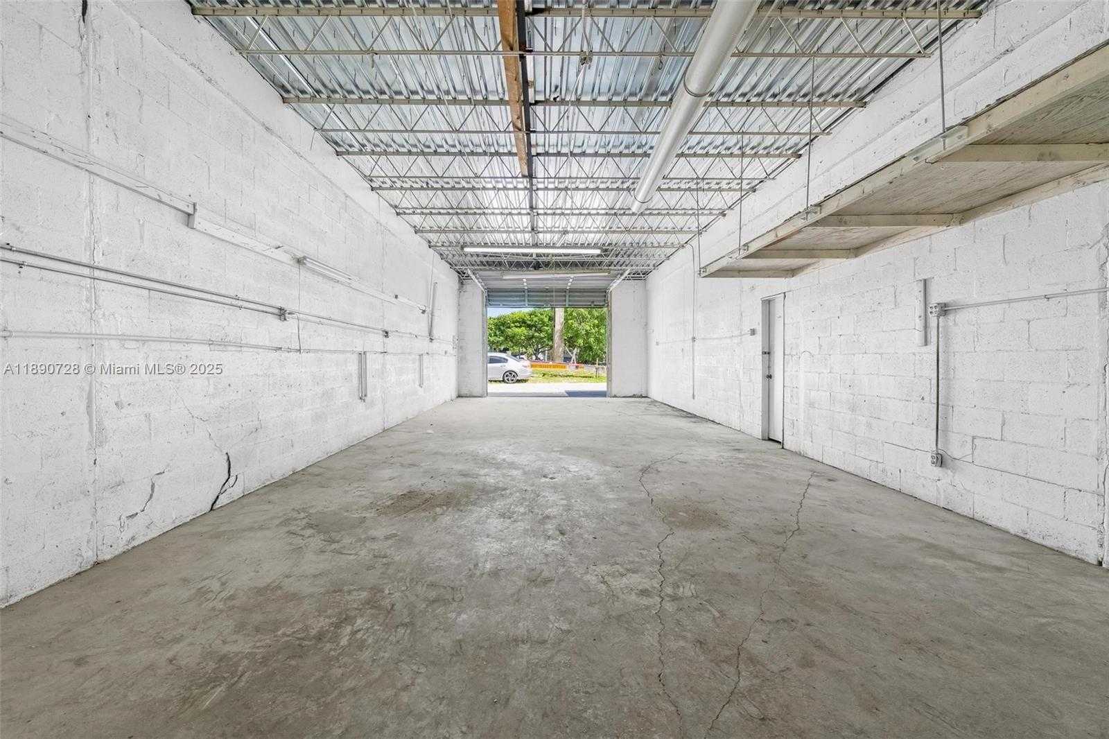 Small Image of 201 SOUTH WEST 21ST ST, Fort Lauderdale Number 31