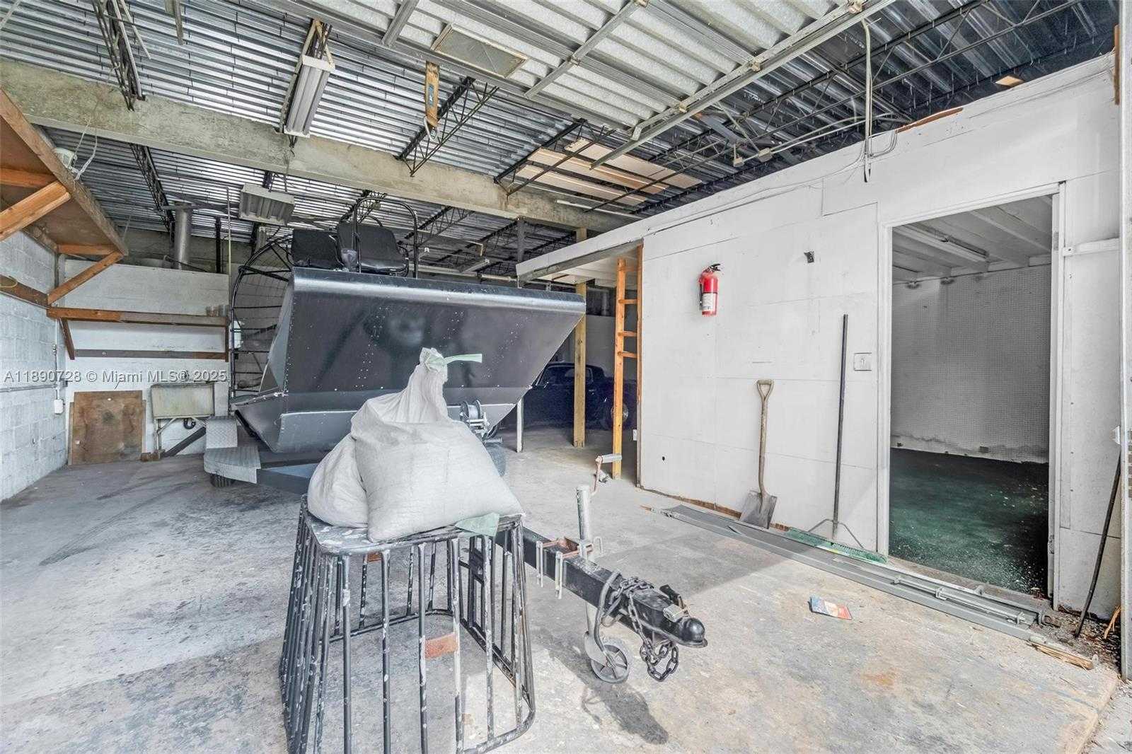 Small Image of 201 SOUTH WEST 21ST ST, Fort Lauderdale Number 32