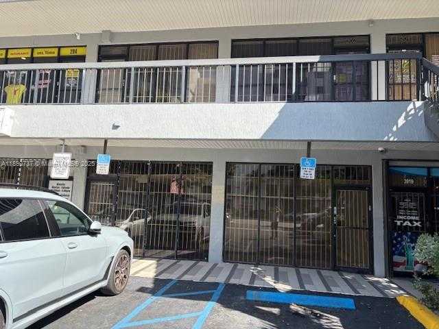 Small Image of 3939 NORTH WEST 7TH ST #3921-3923, Miami Number 18
