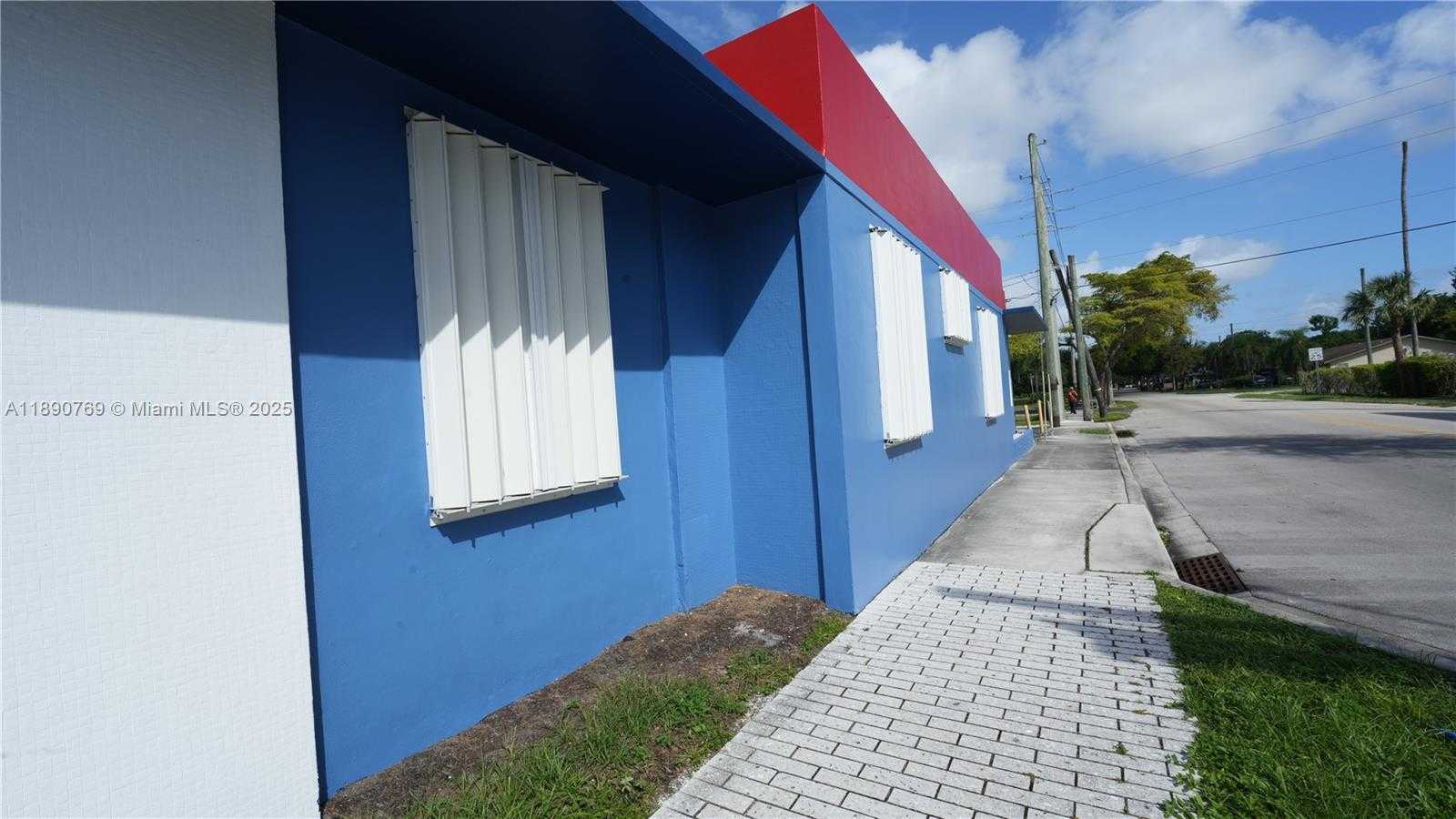 Small Image of 997 NORTH EAST 125TH ST, North Miami Number 9