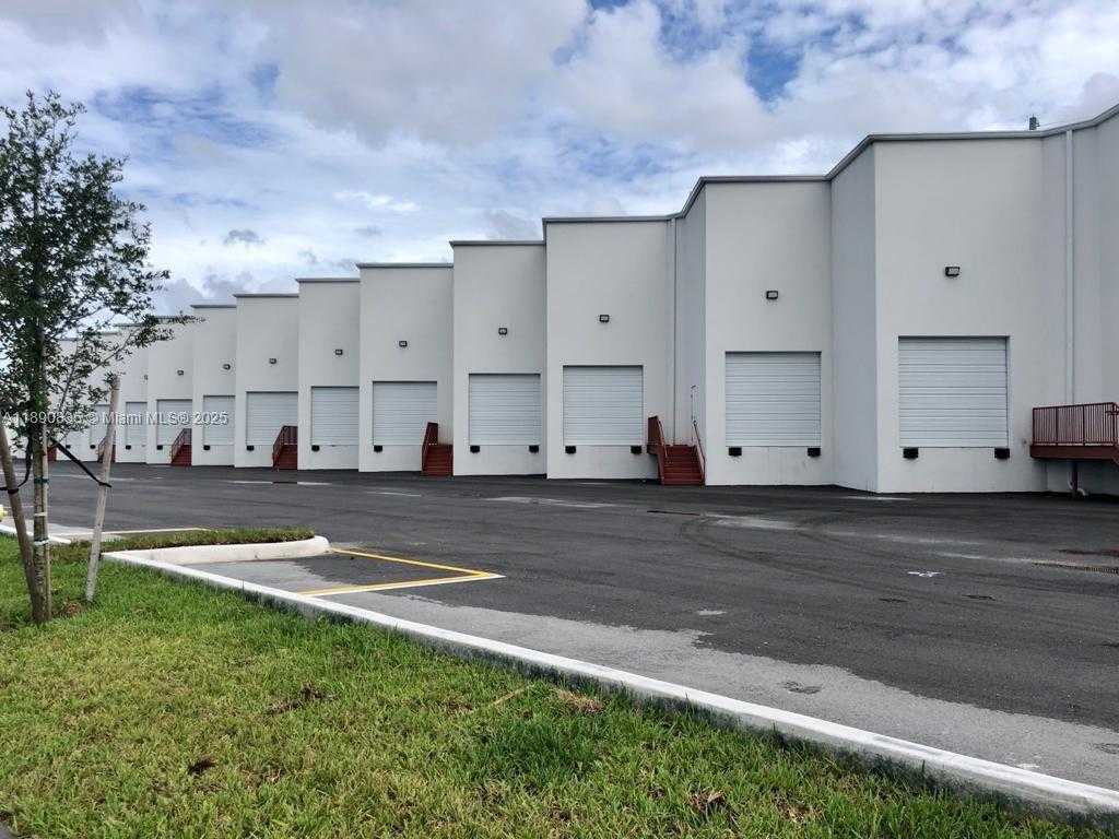 Small Image of 13202 NORTH WEST 107TH AVE #5, Hialeah Gardens Number 3