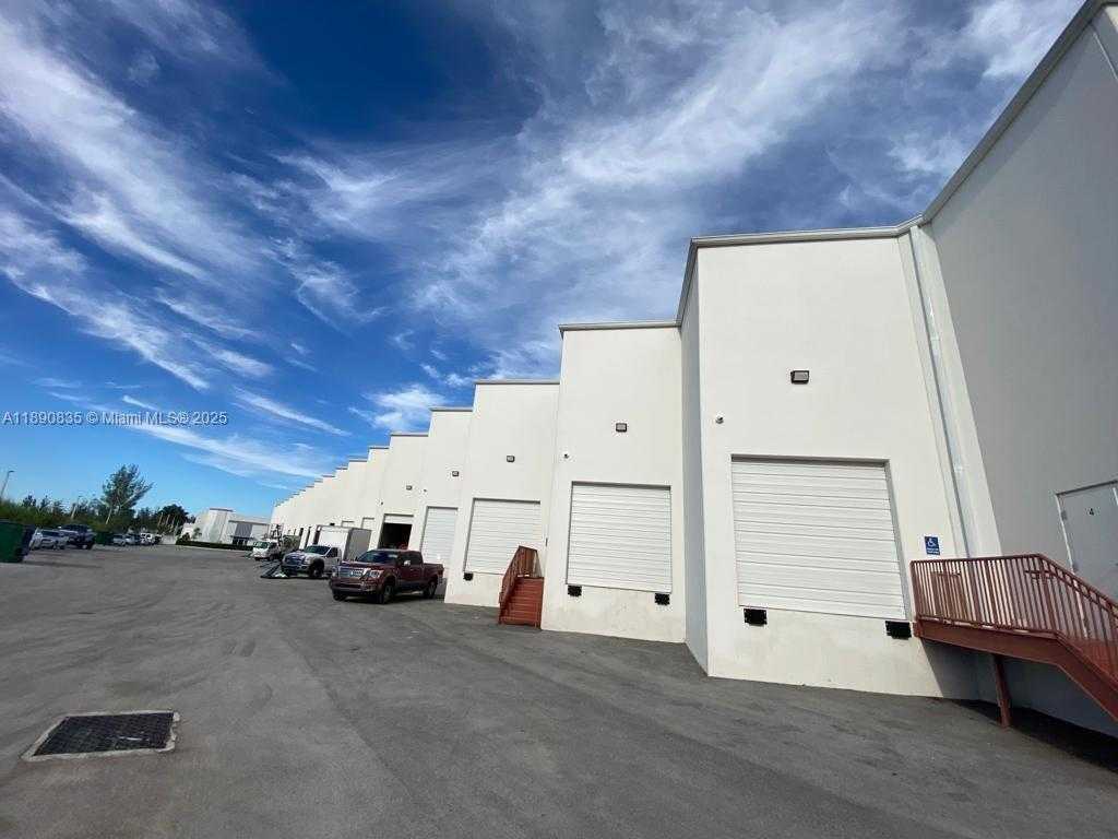Small Image of 13202 NORTH WEST 107TH AVE #5, Hialeah Gardens Number 8