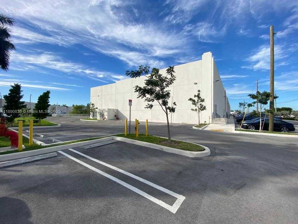 Small Image of 13202 NORTH WEST 107TH AVE #5, Hialeah Gardens Number 9