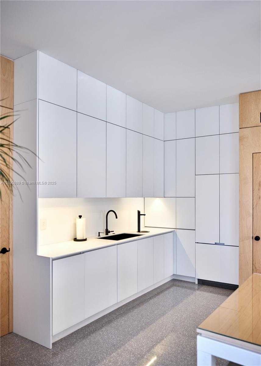 Small Image of 1800 NORTH MIAMI AVE, Miami Number 8