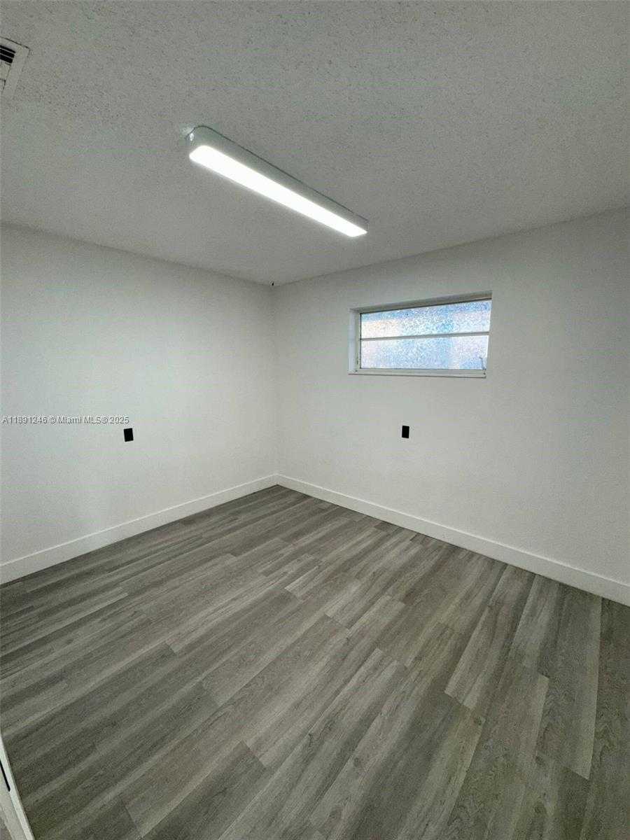 Small Image of 795 SOUTH FEDERAL HWY, Hollywood Number 6