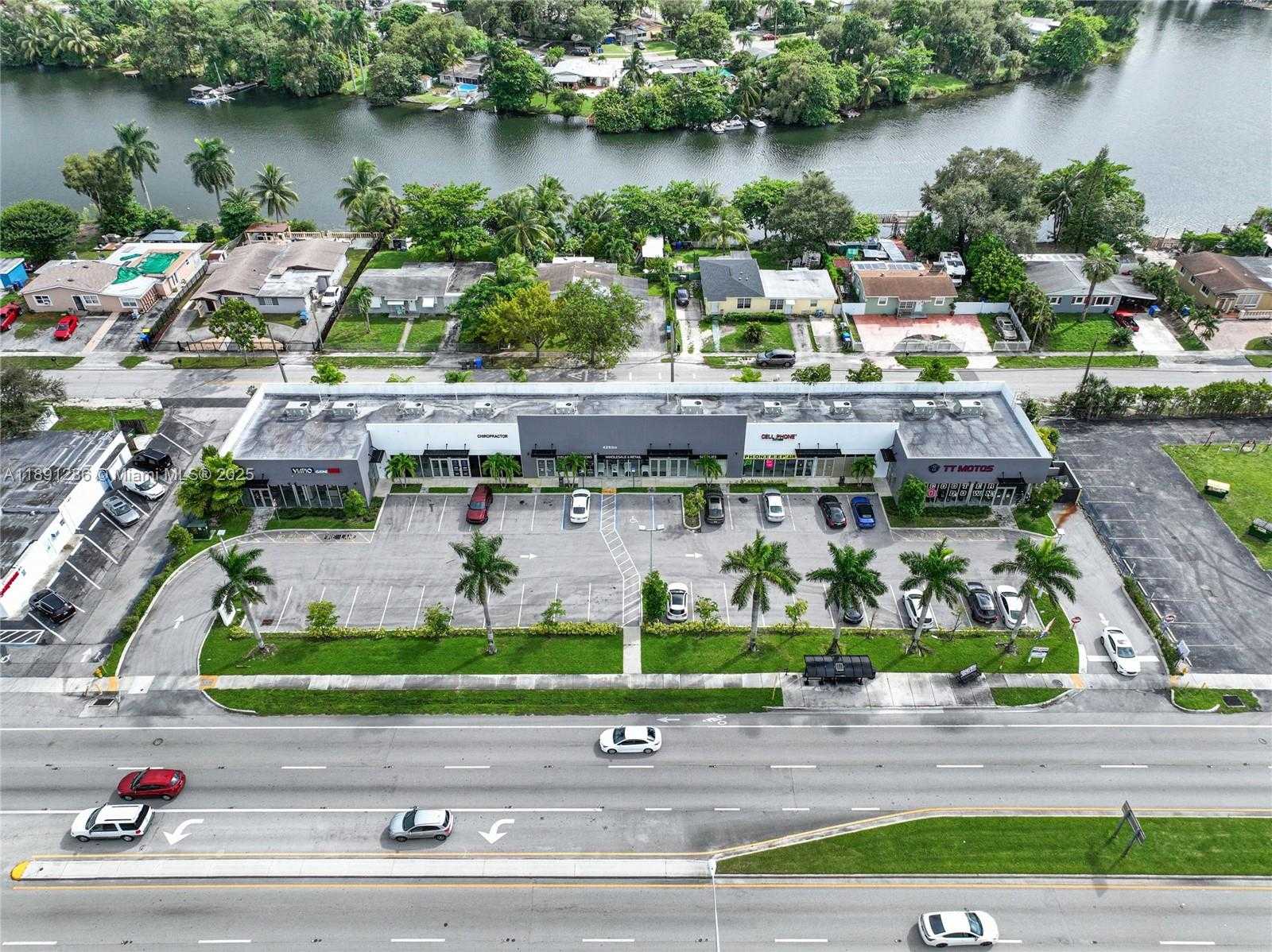 Small Image of 4250 WEST HALLANDALE BEACH BLVD, Pembroke Park Number 11