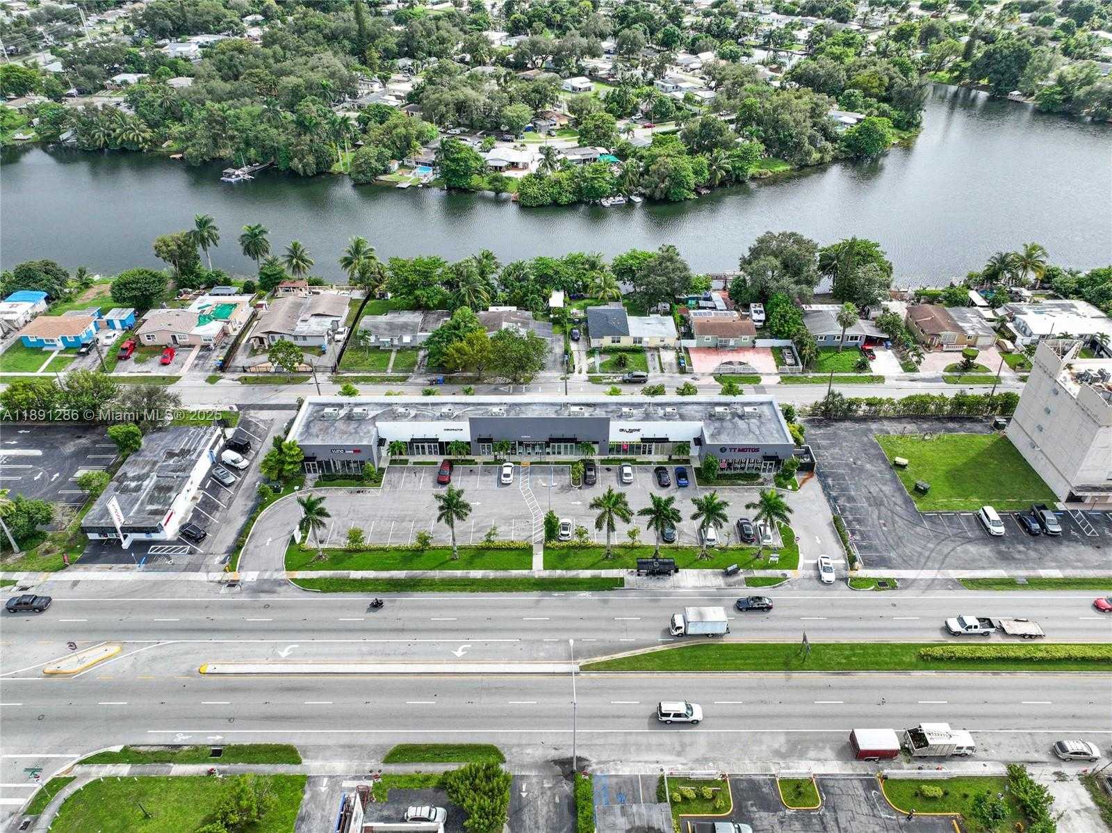 Small Image of 4250 WEST HALLANDALE BEACH BLVD, Pembroke Park Number 14