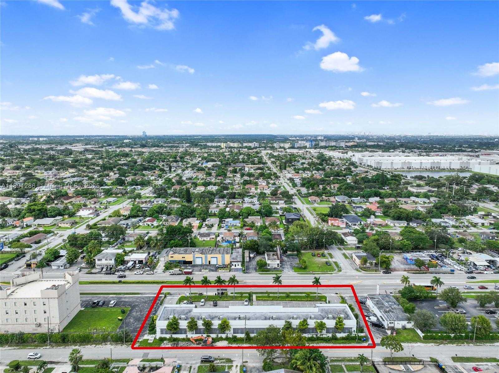 Small Image of 4250 WEST HALLANDALE BEACH BLVD, Pembroke Park Number 18