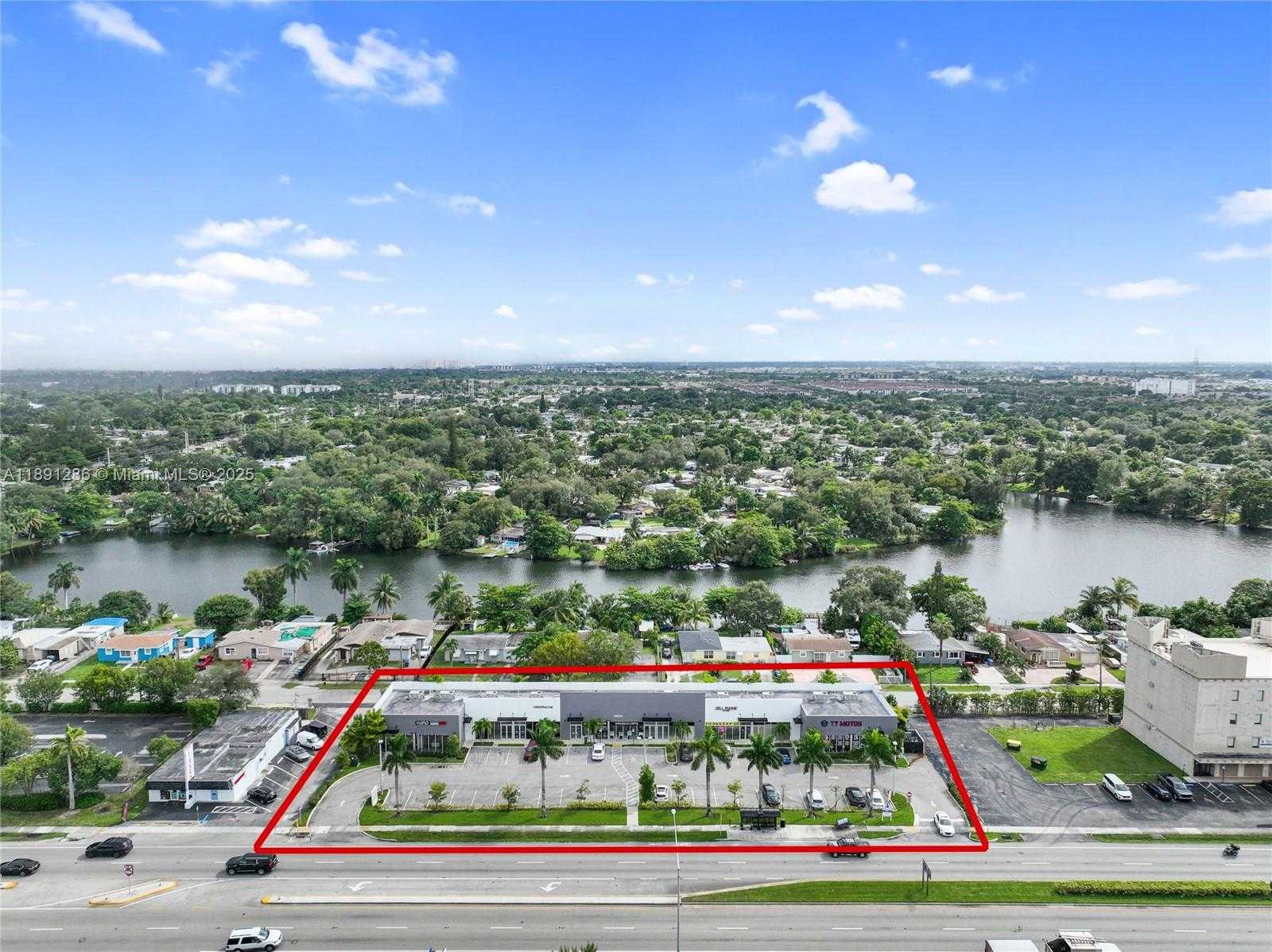 Small Image of 4250 WEST HALLANDALE BEACH BLVD, Pembroke Park Number 2