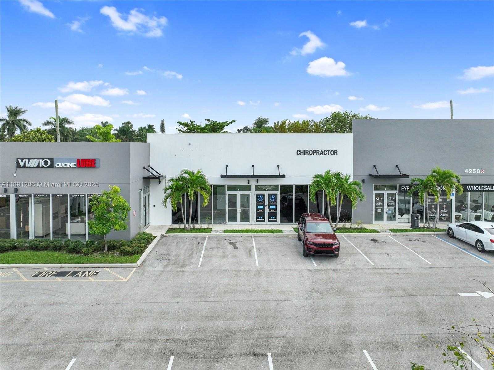 Small Image of 4250 WEST HALLANDALE BEACH BLVD, Pembroke Park Number 5