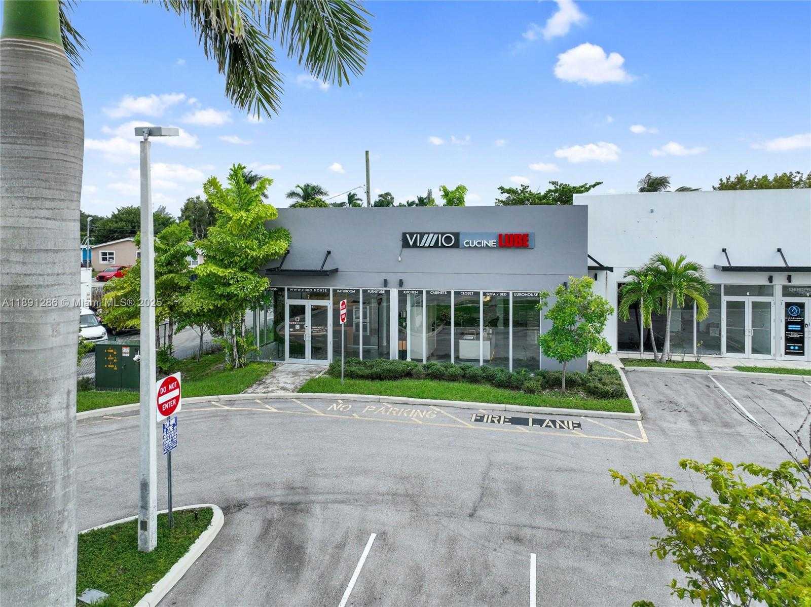 Small Image of 4250 WEST HALLANDALE BEACH BLVD, Pembroke Park Number 8