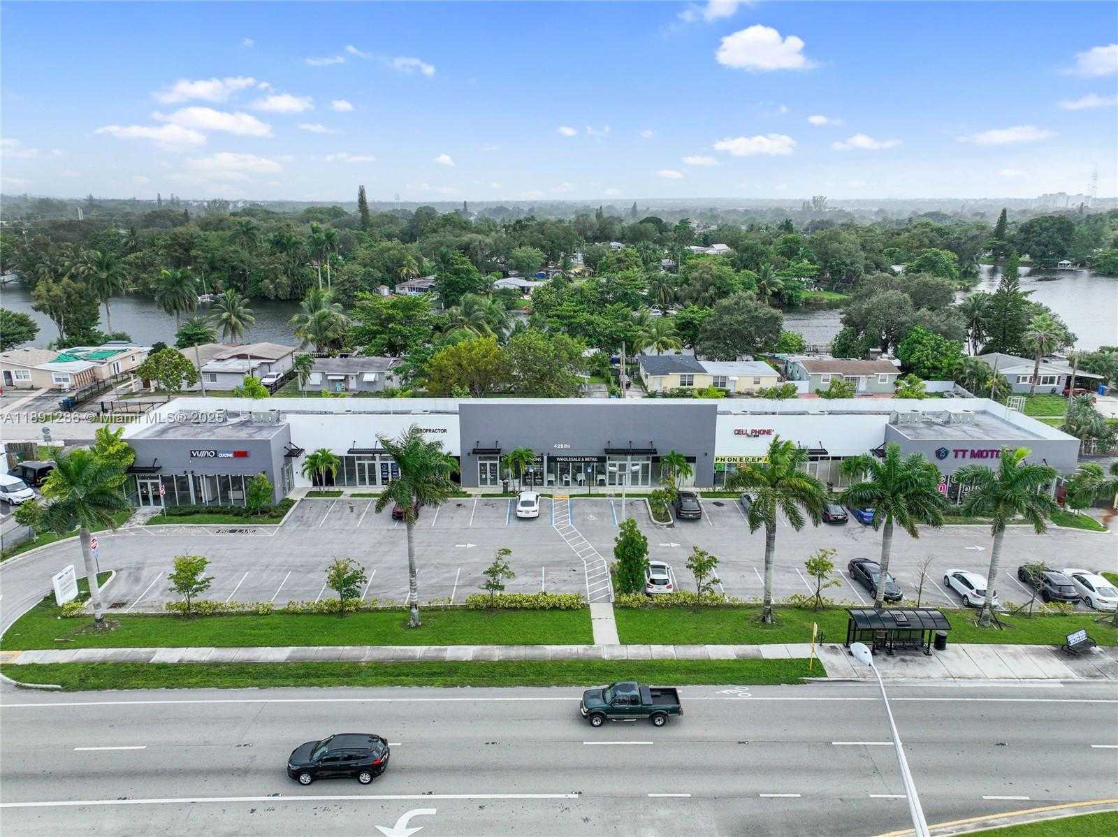 Small Image of 4250 WEST HALLANDALE BEACH BLVD, Pembroke Park Number 9
