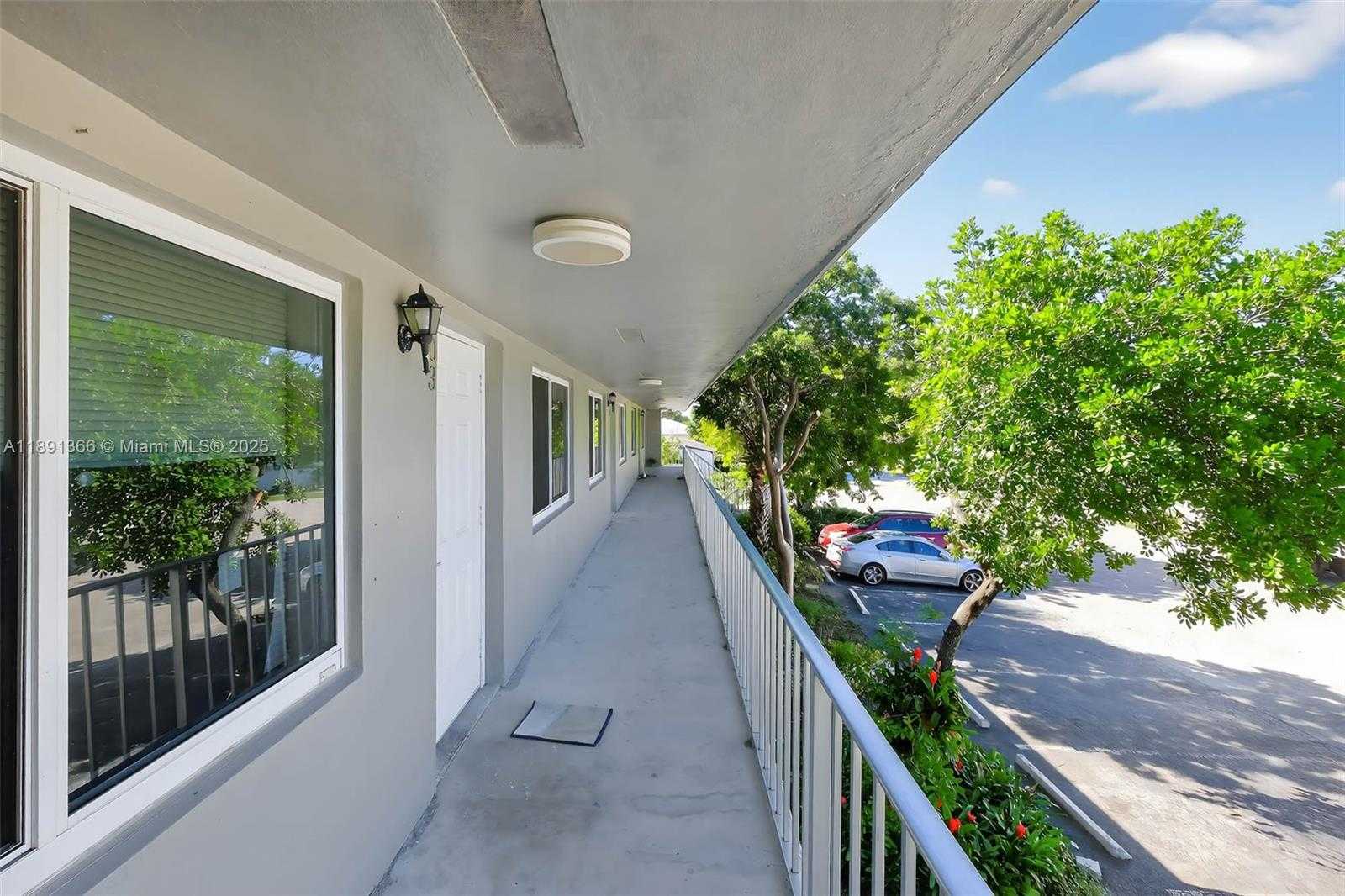 Small Image of Fort Lauderdale Number 10