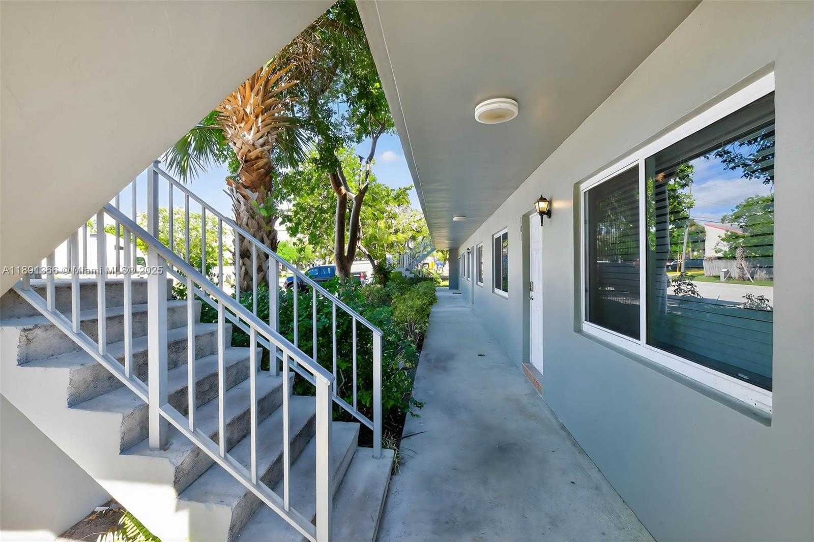 Small Image of Fort Lauderdale Number 12