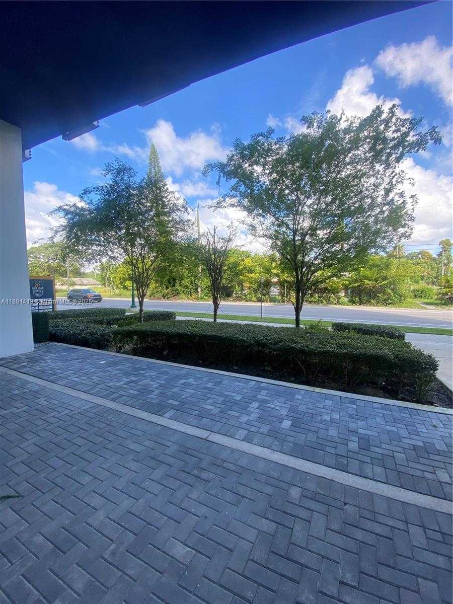 Small Image of 2820 NORTH EAST 214TH ST #1, Aventura Number 3