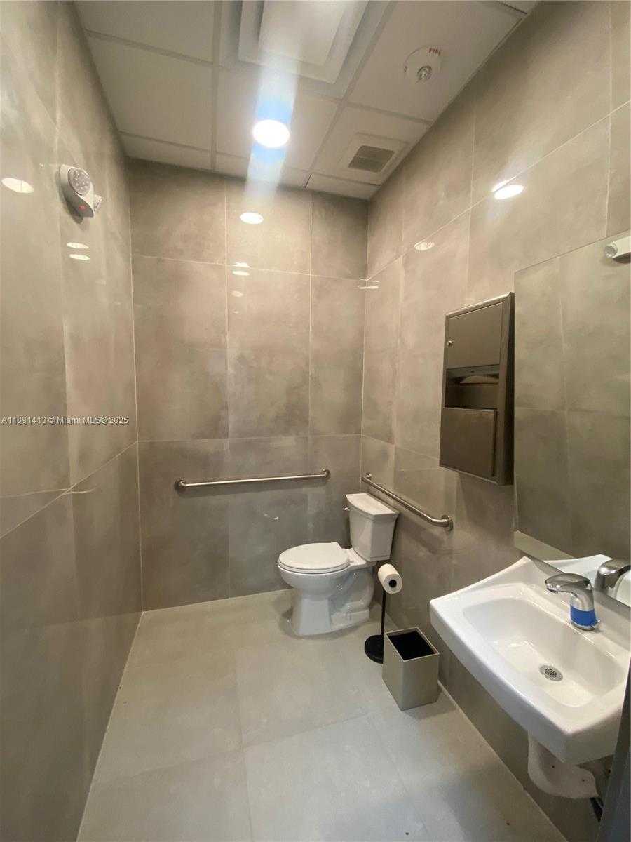 Small Image of 2820 NORTH EAST 214TH ST #1, Aventura Number 9