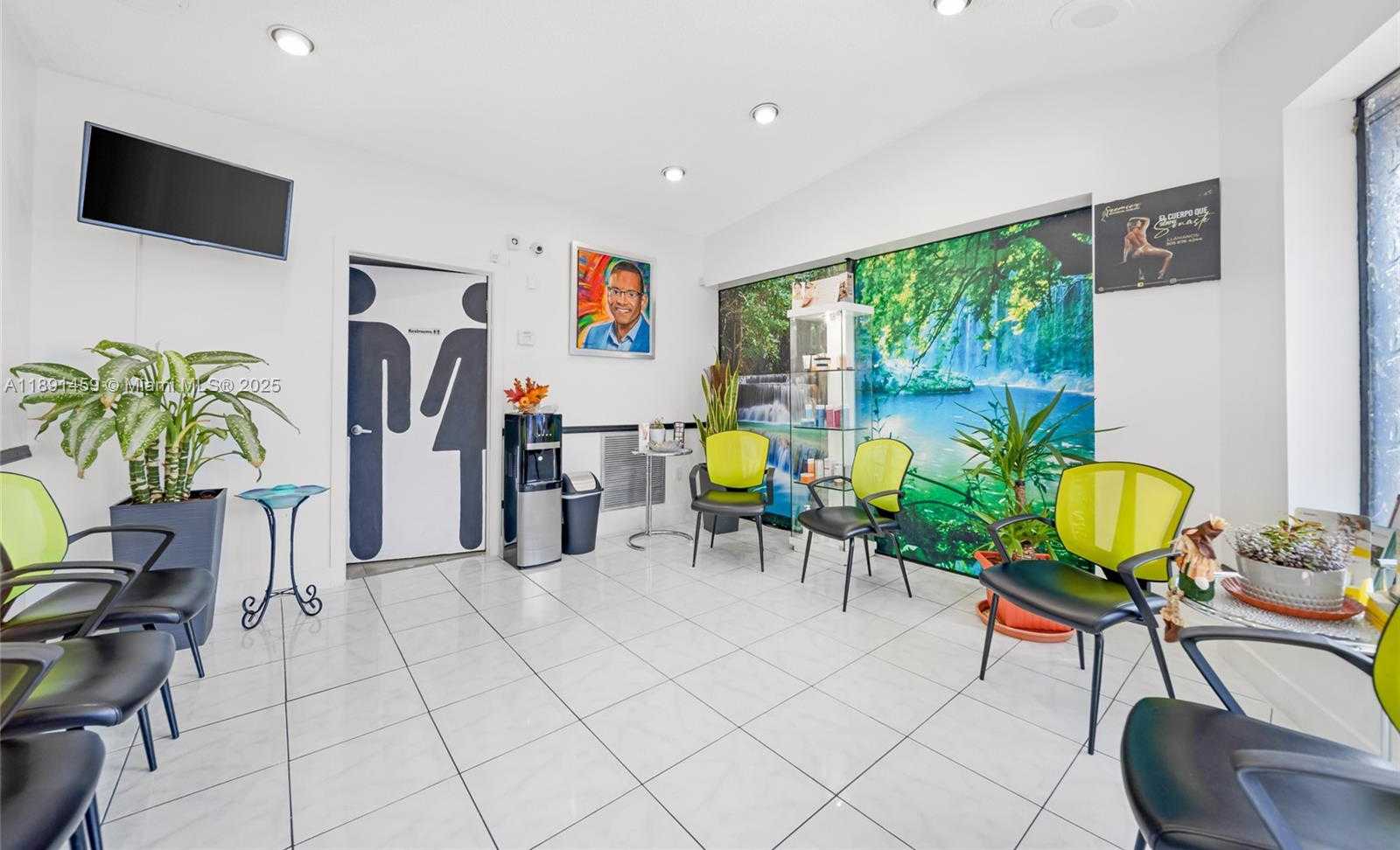 Small Image of 2945 SOUTH WEST 8TH ST, Miami Number 10