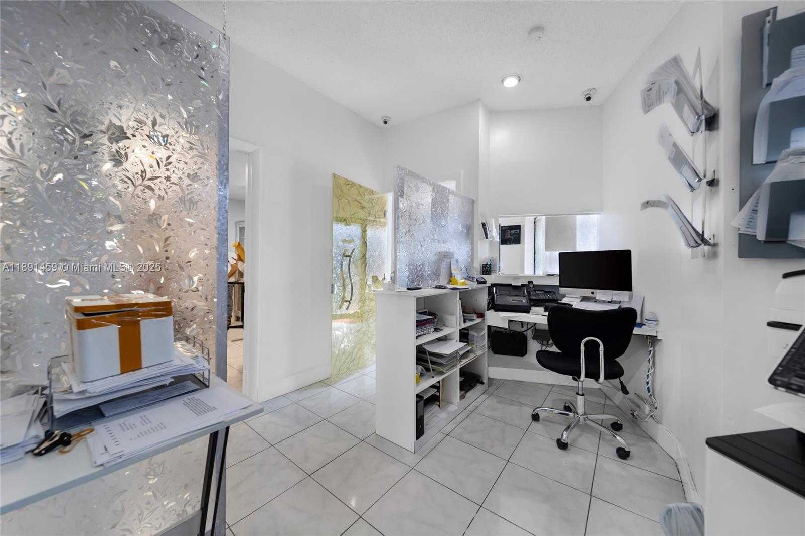 Small Image of 2945 SOUTH WEST 8TH ST, Miami Number 16