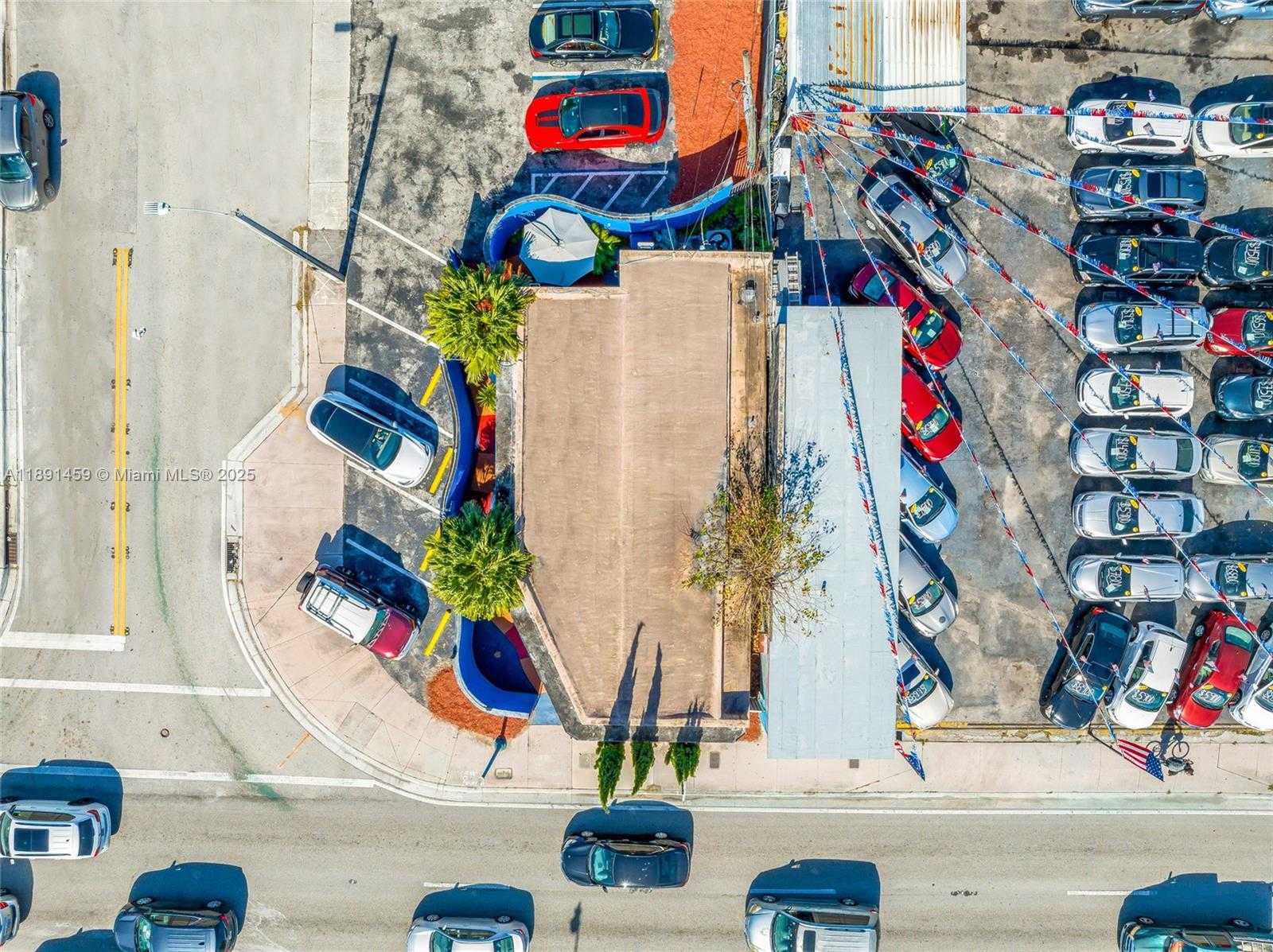 Small Image of 2945 SOUTH WEST 8TH ST, Miami Number 24