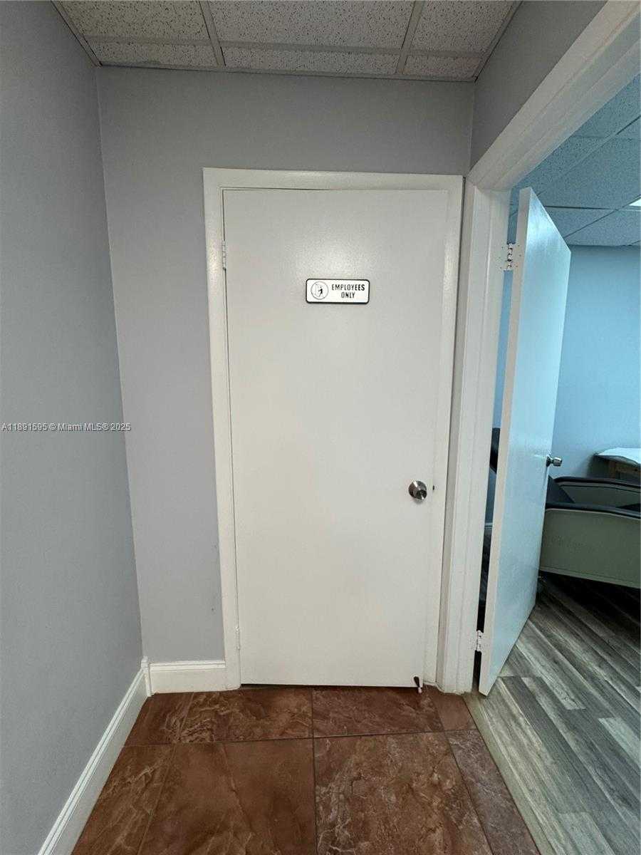 Small Image of 9000 SOUTH WEST 152ND ST, Palmetto Bay Number 27