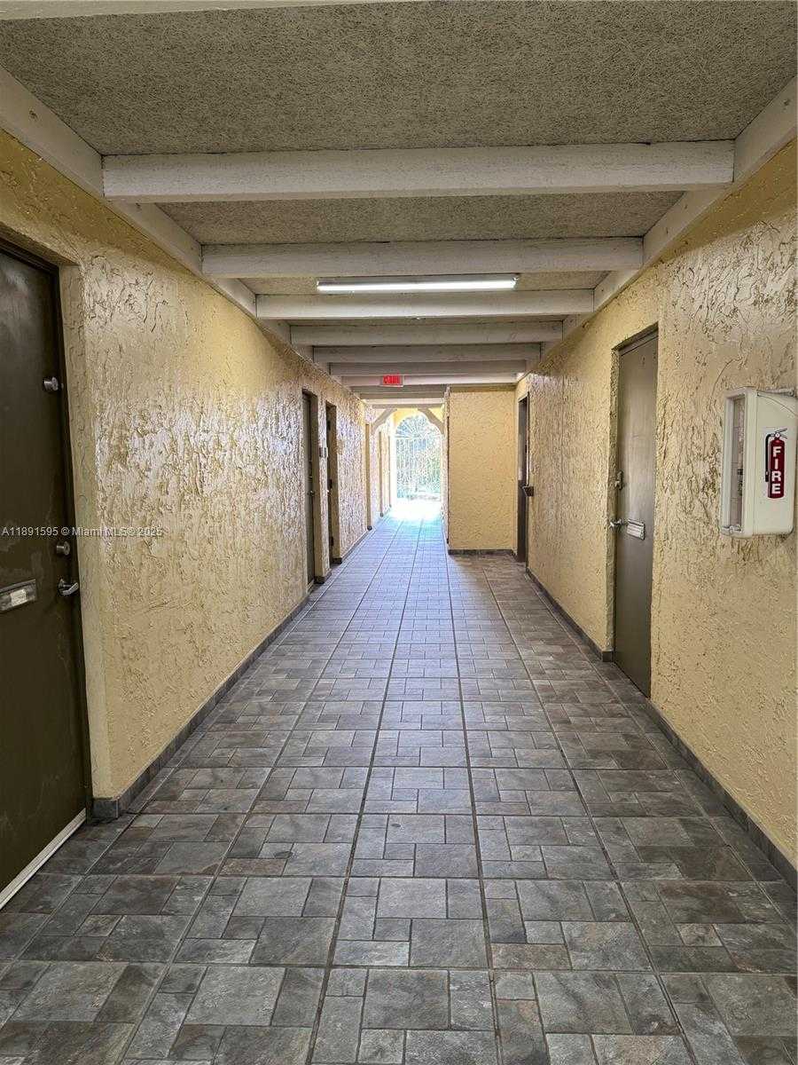 Small Image of 9000 SOUTH WEST 152ND ST, Palmetto Bay Number 3