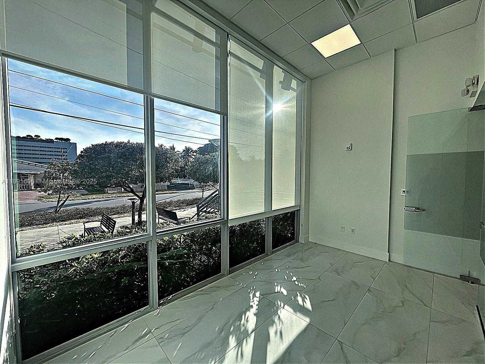 Small Image of 800 SOUTH EAST 4TH AVE #109, Hallandale Beach Number 3