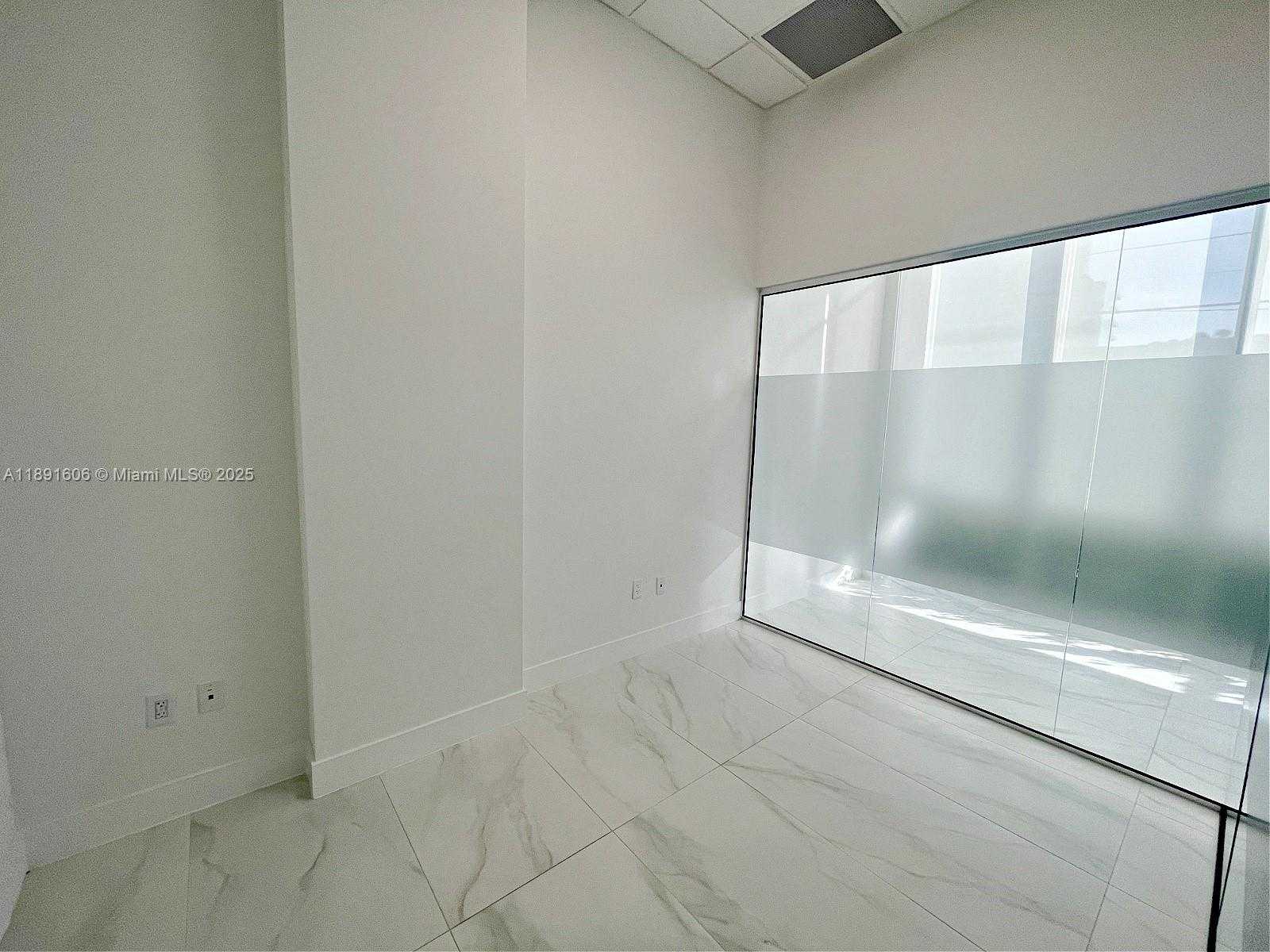 Small Image of 800 SOUTH EAST 4TH AVE #109, Hallandale Beach Number 4