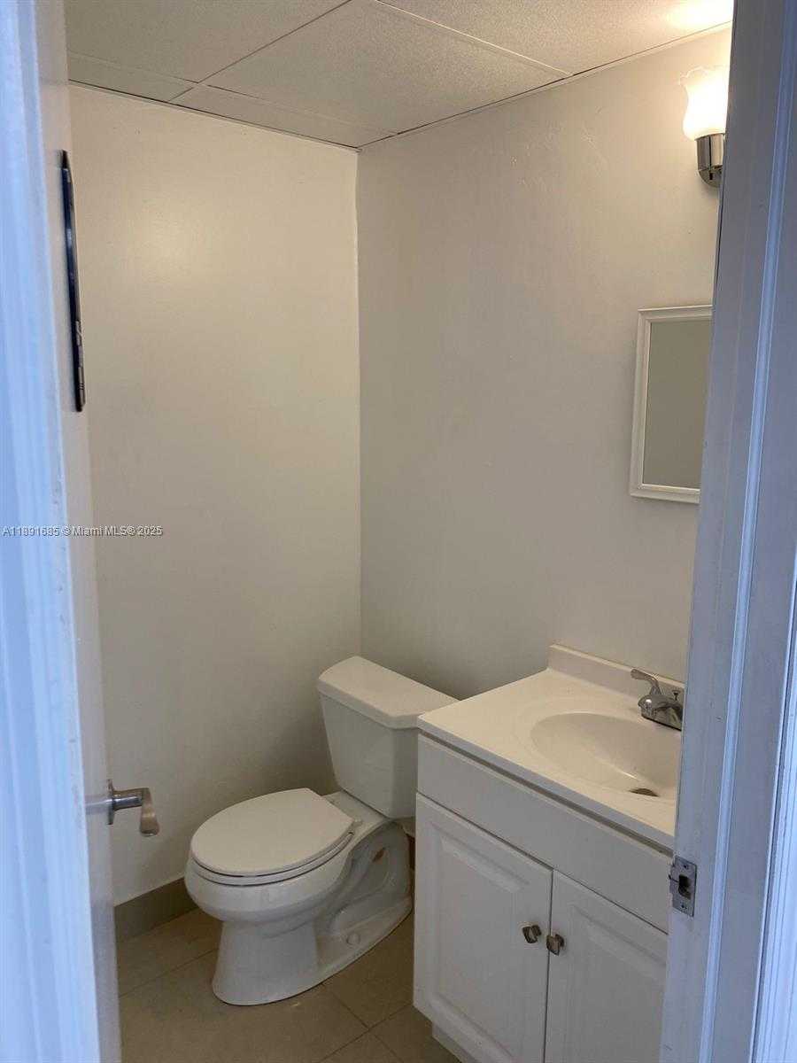 Small Image of 1791 BLOUNT RD #911/912, Pompano Beach Number 16