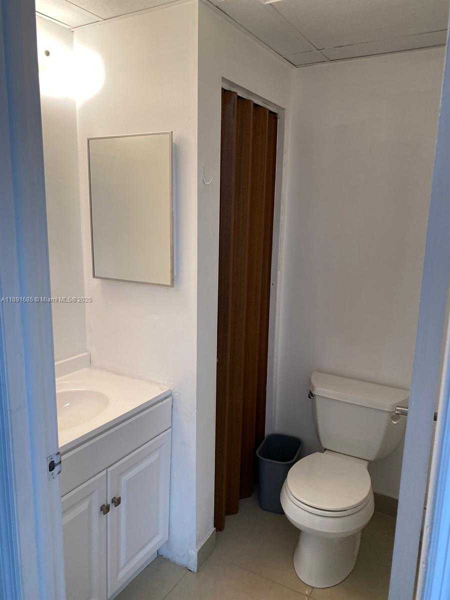 Small Image of 1791 BLOUNT RD #911/912, Pompano Beach Number 17