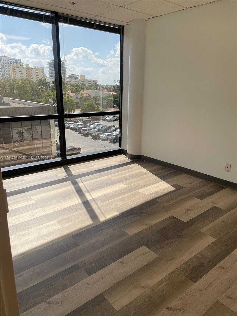 Small Image of 410 WEST 41ST ST #406, Miami Beach Number 4
