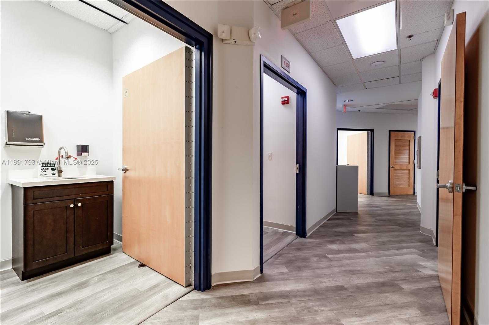 Small Image of 410 WEST 41ST ST #103, Miami Beach Number 5