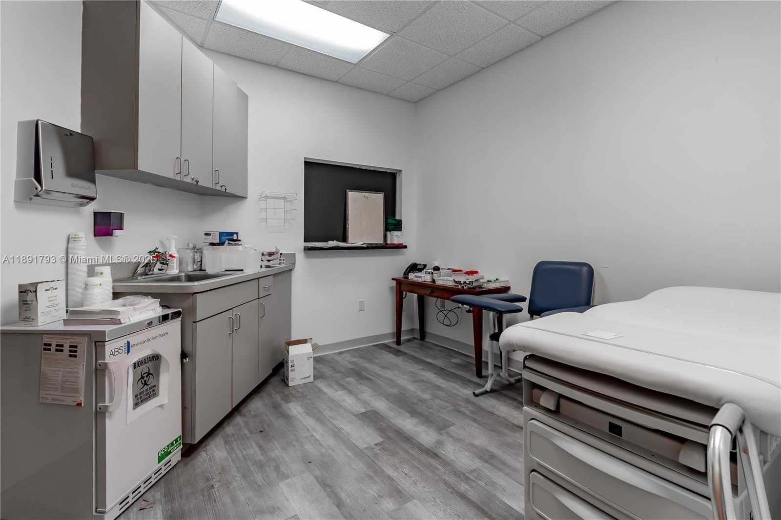 Small Image of 410 WEST 41ST ST #103, Miami Beach Number 6